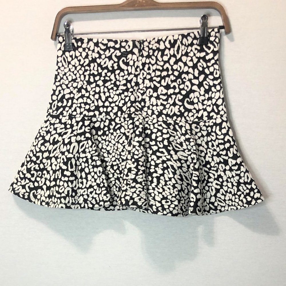 GUESS Flared Skirt With Black & White Print - Picture 2 of 5